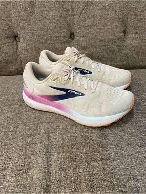 Brooks Ghost 16 Running Sneakers Women’s Size 9